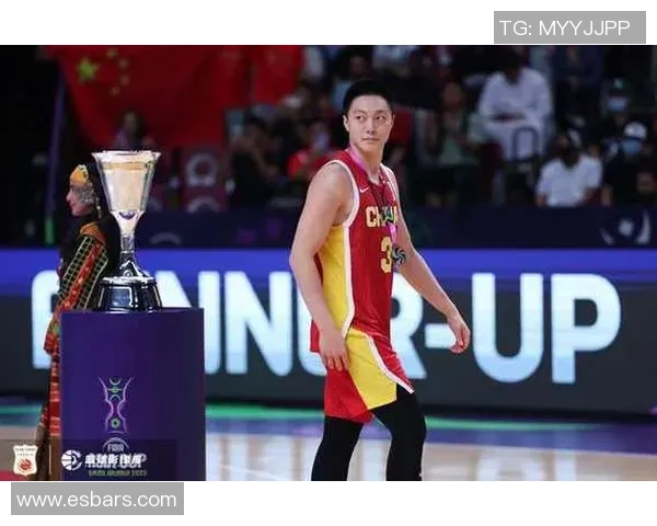 胡明轩的篮球之路:从青涩少年到CBA明星球员的成长故事 胡明轩的篮球之路:从青涩少年到CBA明星球员的成长故事