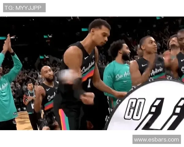 2012年NBA季后赛雷霆对阵马刺第三场精彩回顾与赛后分析 2012年NBA季后赛雷霆对阵马刺第三场精彩回顾与赛后分析