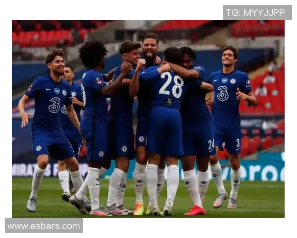 英超焦点战纽卡斯尔对阵狼队双方争夺激烈前景引人关注