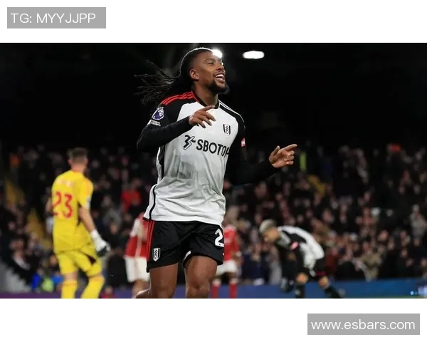 富勒姆与布伦特的对决因故推迟球迷期待新赛季精彩较量