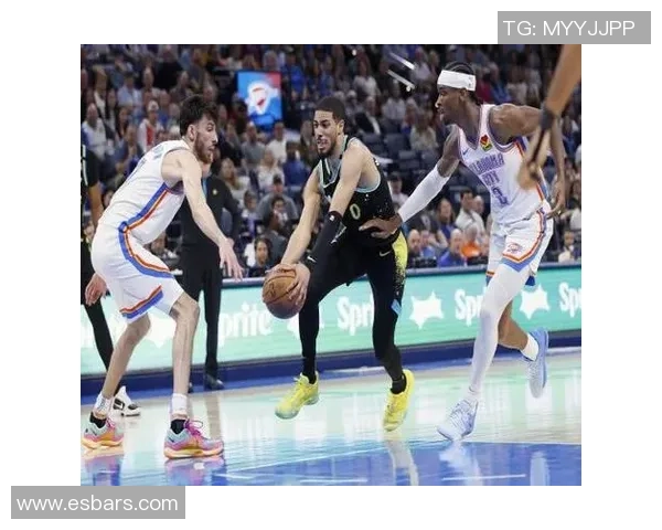 爵士与独行侠激战正酣球星对决引爆全场激情时刻 爵士与独行侠激战正酣球星对决引爆全场激情时刻